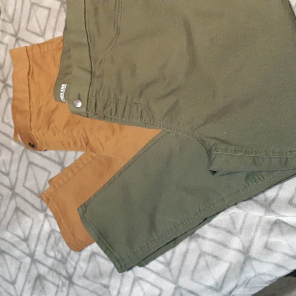 🍃2 pairs of super high rise pants🍂